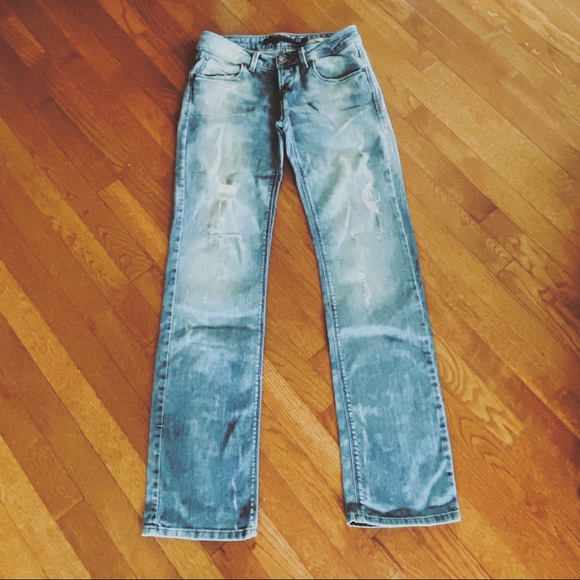ZARA DISTRESSED JEANS - Picture 2 of 11